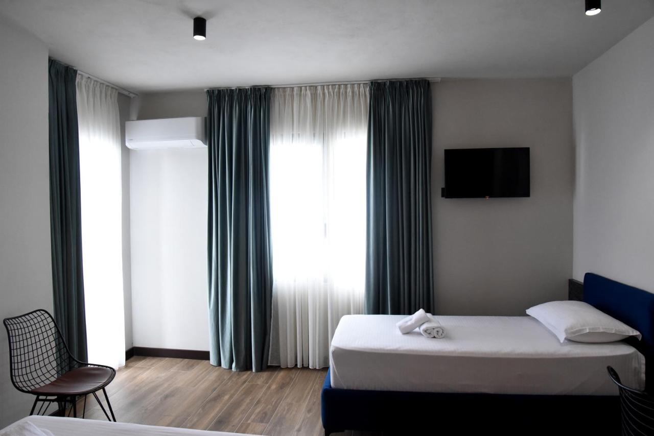 דרמי Gogo'S Boutique Hotel מראה חיצוני תמונה