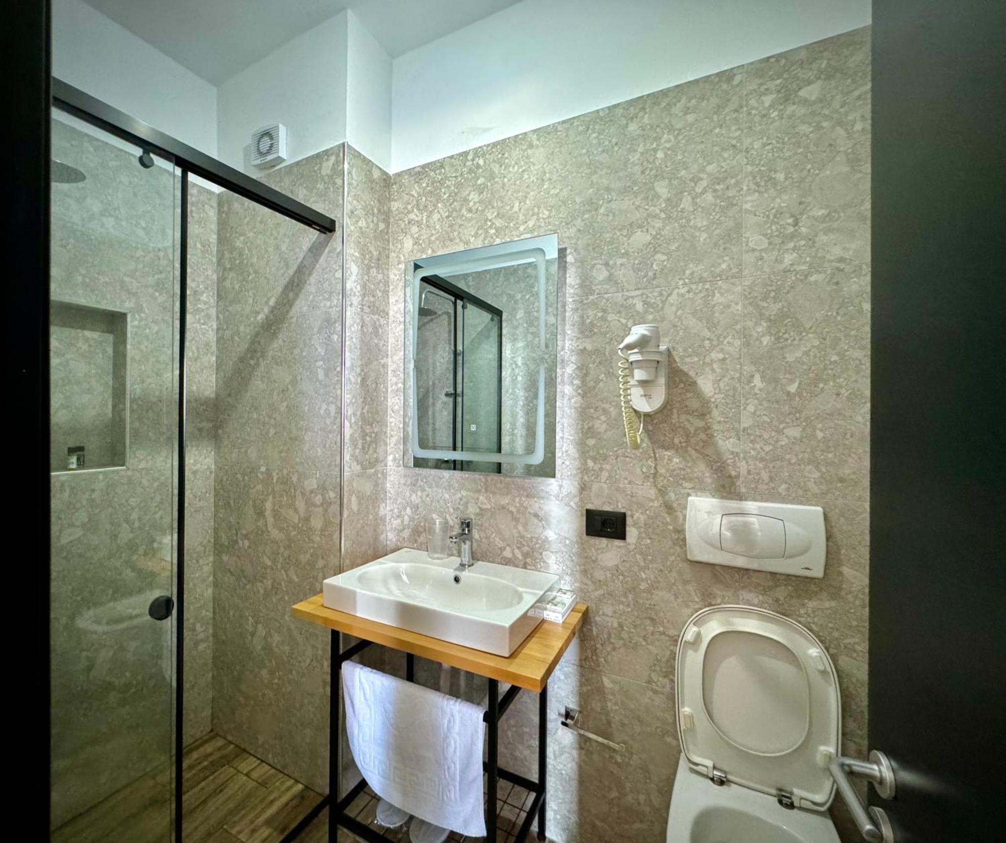 דרמי Gogo'S Boutique Hotel מראה חיצוני תמונה