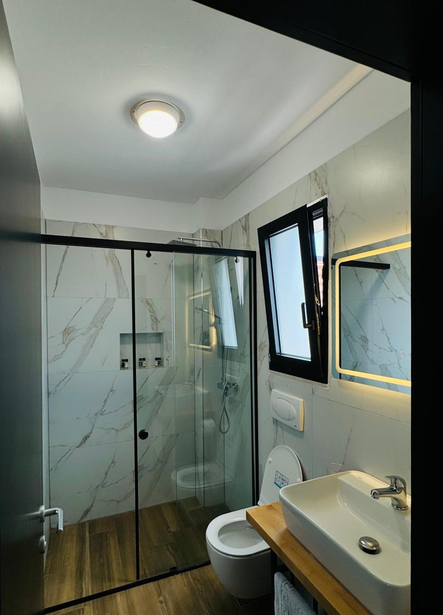 דרמי Gogo'S Boutique Hotel מראה חיצוני תמונה